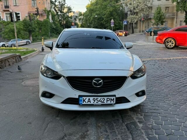 Белый Мазда 6, объемом двигателя 2.5 л и пробегом 220 тыс. км за 10000 $, фото 2 на Automoto.ua