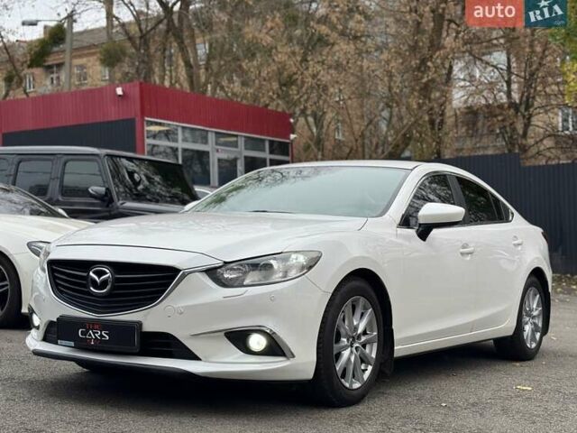 Белый Мазда 6, объемом двигателя 2 л и пробегом 171 тыс. км за 10900 $, фото 2 на Automoto.ua