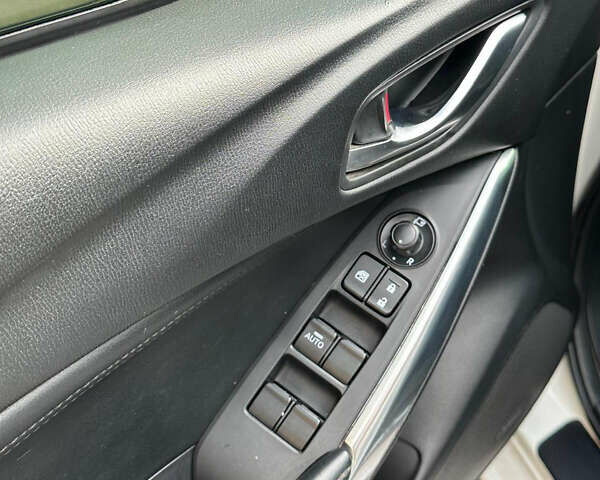 Білий Мазда 6, об'ємом двигуна 2.5 л та пробігом 223 тис. км за 10499 $, фото 9 на Automoto.ua