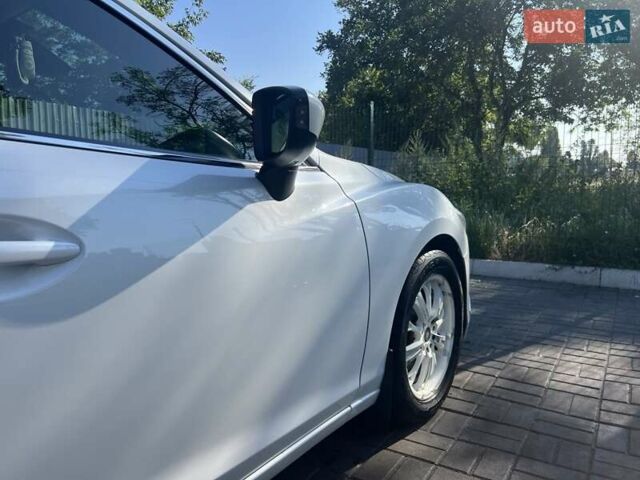 Білий Мазда 6, об'ємом двигуна 2 л та пробігом 171 тис. км за 11000 $, фото 2 на Automoto.ua