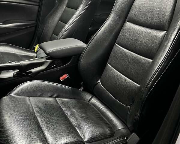 Білий Мазда 6, об'ємом двигуна 2 л та пробігом 171 тис. км за 11000 $, фото 22 на Automoto.ua