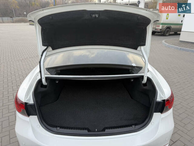 Білий Мазда 6, об'ємом двигуна 2.5 л та пробігом 118 тис. км за 12999 $, фото 16 на Automoto.ua
