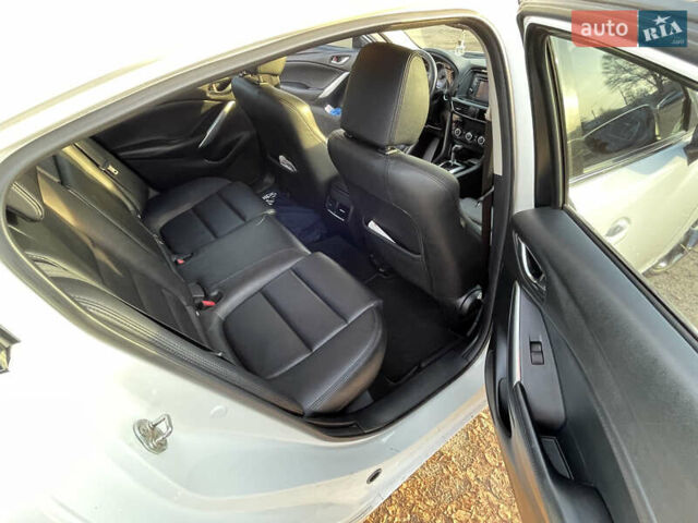Белый Мазда 6, объемом двигателя 2.49 л и пробегом 222 тыс. км за 10500 $, фото 9 на Automoto.ua