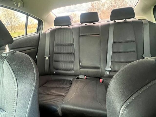 Білий Мазда 6, об'ємом двигуна 2 л та пробігом 210 тис. км за 10999 $, фото 8 на Automoto.ua