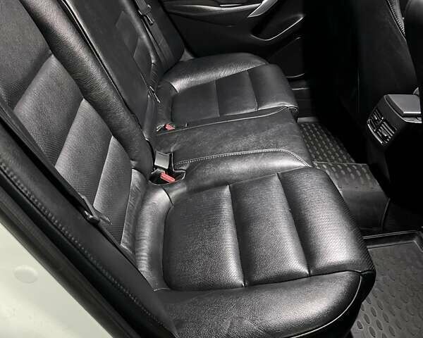 Білий Мазда 6, об'ємом двигуна 2 л та пробігом 171 тис. км за 11000 $, фото 27 на Automoto.ua