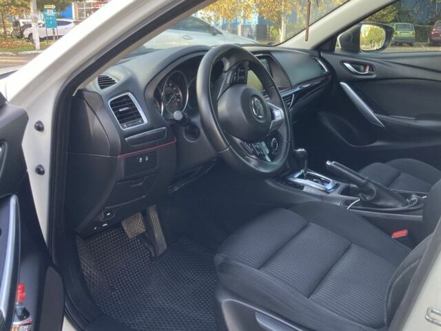 Белый Мазда 6, объемом двигателя 2.5 л и пробегом 200 тыс. км за 12500 $, фото 6 на Automoto.ua