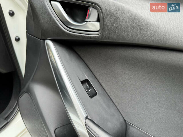 Белый Мазда 6, объемом двигателя 2.49 л и пробегом 120 тыс. км за 11600 $, фото 45 на Automoto.ua