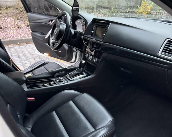 Белый Мазда 6, объемом двигателя 2.49 л и пробегом 219 тыс. км за 10600 $, фото 7 на Automoto.ua