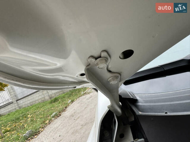 Белый Мазда 6, объемом двигателя 2.49 л и пробегом 120 тыс. км за 11600 $, фото 23 на Automoto.ua