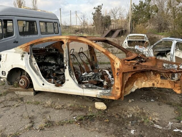 Білий Мазда 6, об'ємом двигуна 2.5 л та пробігом 80 тис. км за 2500 $, фото 4 на Automoto.ua