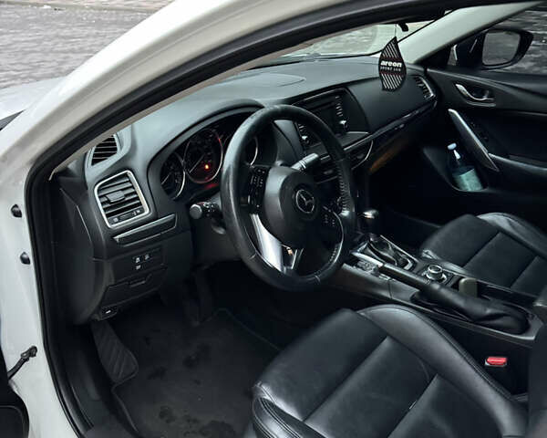 Белый Мазда 6, объемом двигателя 2.49 л и пробегом 219 тыс. км за 10600 $, фото 6 на Automoto.ua