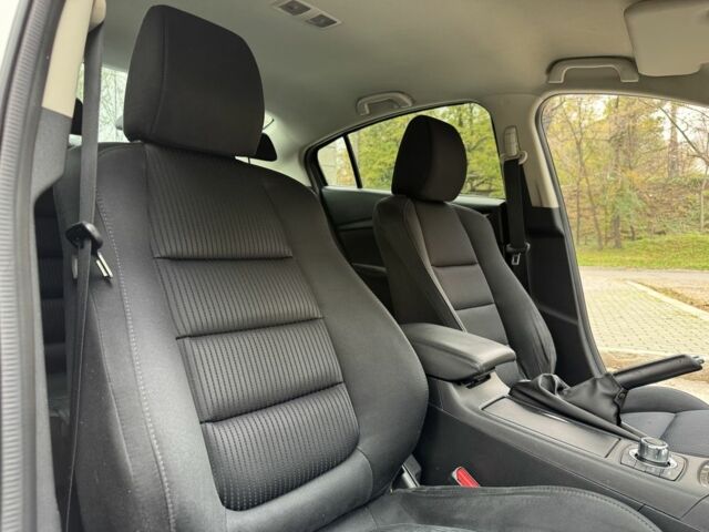 Белый Мазда 6, объемом двигателя 2.5 л и пробегом 120 тыс. км за 11600 $, фото 17 на Automoto.ua