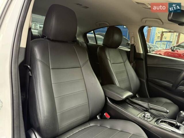 Білий Мазда 6, об'ємом двигуна 2 л та пробігом 145 тис. км за 12900 $, фото 43 на Automoto.ua