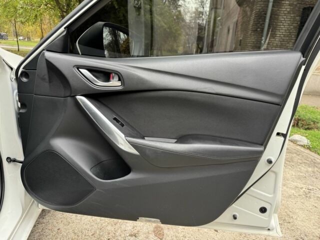 Белый Мазда 6, объемом двигателя 2.5 л и пробегом 120 тыс. км за 11600 $, фото 18 на Automoto.ua