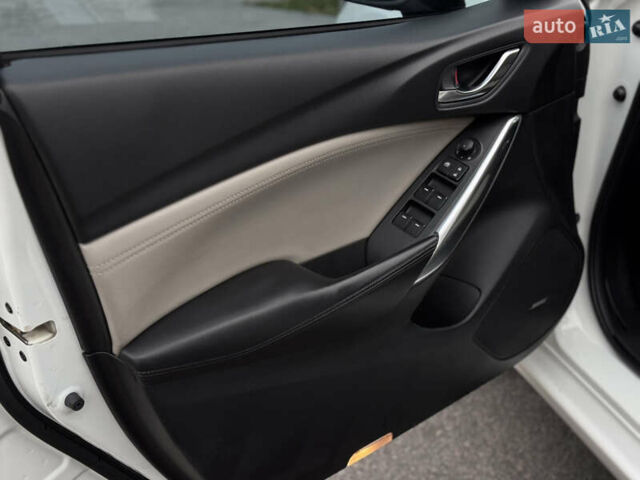 Белый Мазда 6, объемом двигателя 2.5 л и пробегом 152 тыс. км за 10800 $, фото 16 на Automoto.ua