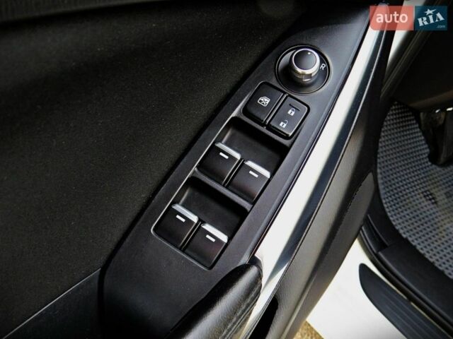 Білий Мазда 6, об'ємом двигуна 2.5 л та пробігом 165 тис. км за 11450 $, фото 19 на Automoto.ua