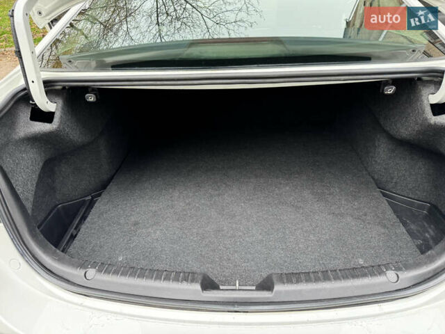 Белый Мазда 6, объемом двигателя 2.49 л и пробегом 120 тыс. км за 11600 $, фото 26 на Automoto.ua