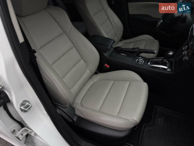 Белый Мазда 6, объемом двигателя 2.5 л и пробегом 152 тыс. км за 10800 $, фото 36 на Automoto.ua