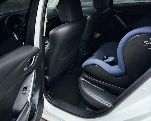 Белый Мазда 6, объемом двигателя 2.49 л и пробегом 219 тыс. км за 10600 $, фото 9 на Automoto.ua