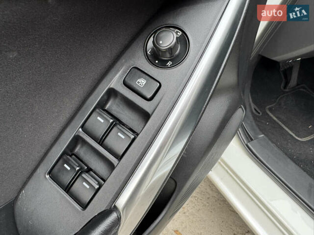 Белый Мазда 6, объемом двигателя 2.49 л и пробегом 120 тыс. км за 11600 $, фото 33 на Automoto.ua