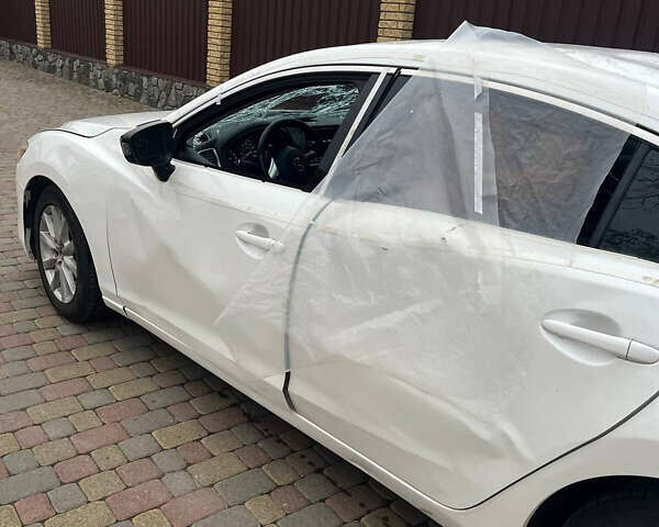 Белый Мазда 6, объемом двигателя 2.49 л и пробегом 190 тыс. км за 6850 $, фото 2 на Automoto.ua