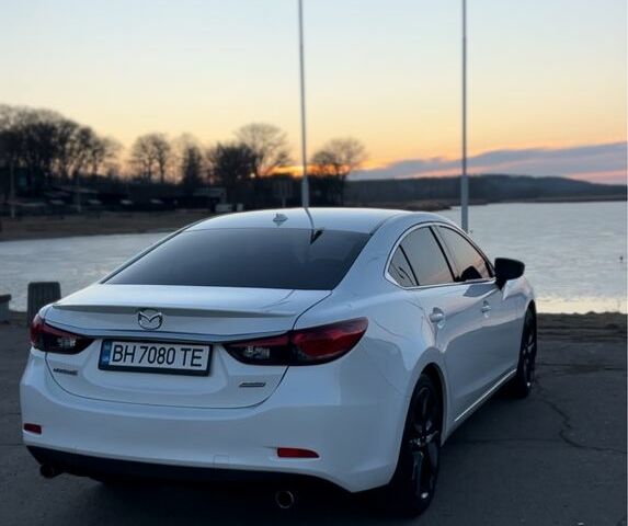 Белый Мазда 6, объемом двигателя 2.5 л и пробегом 200 тыс. км за 10900 $, фото 6 на Automoto.ua