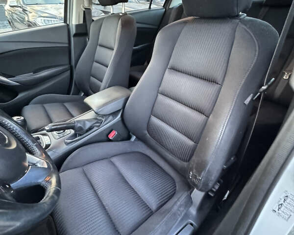 Мазда 6 2014 у Івано-Франківську на Automoto.ua Білий Мазда 6, об'ємом двигуна 2 л та пробігом 110 тис. км за 12600 $, фото 11 на Automoto.ua