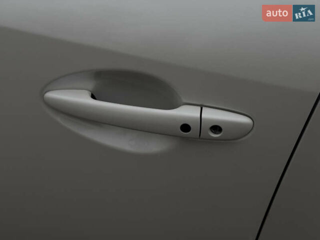 Белый Мазда 6, объемом двигателя 2.5 л и пробегом 152 тыс. км за 10800 $, фото 7 на Automoto.ua