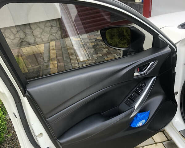 Білий Мазда 6, об'ємом двигуна 2.5 л та пробігом 175 тис. км за 11400 $, фото 7 на Automoto.ua