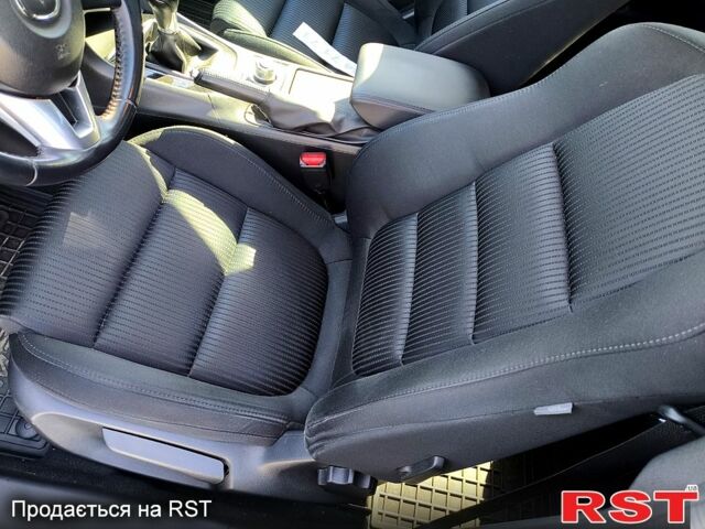 Білий Мазда 6, об'ємом двигуна 2 л та пробігом 47 тис. км за 15000 $, фото 11 на Automoto.ua