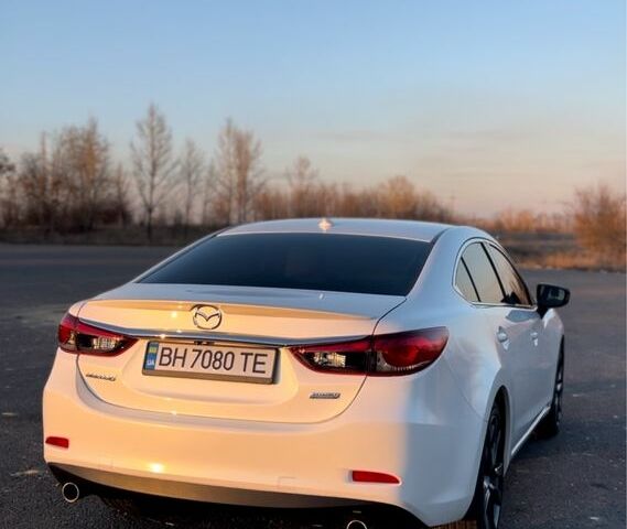 Белый Мазда 6, объемом двигателя 2.5 л и пробегом 200 тыс. км за 10900 $, фото 2 на Automoto.ua