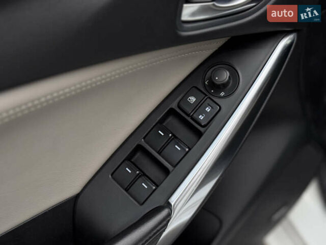 Белый Мазда 6, объемом двигателя 2.5 л и пробегом 152 тыс. км за 10800 $, фото 17 на Automoto.ua