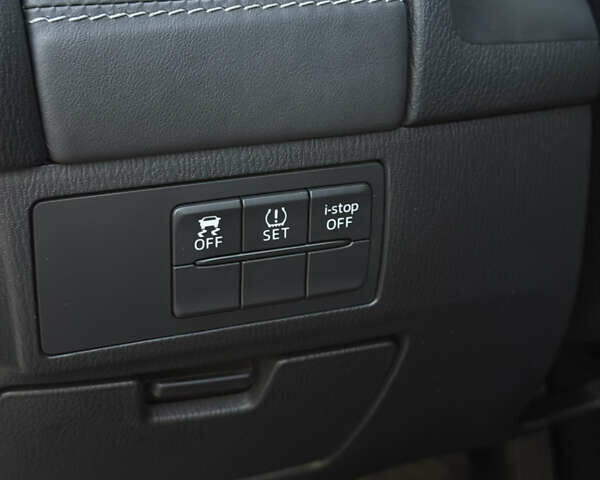 Білий Мазда 6, об'ємом двигуна 2.49 л та пробігом 128 тис. км за 15400 $, фото 16 на Automoto.ua