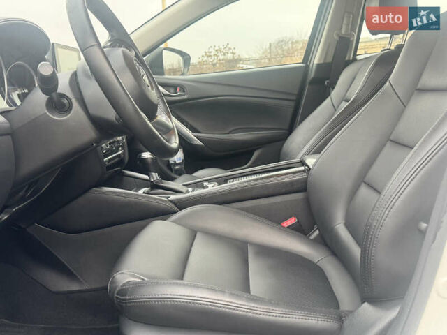 Белый Мазда 6, объемом двигателя 2.5 л и пробегом 142 тыс. км за 13000 $, фото 13 на Automoto.ua