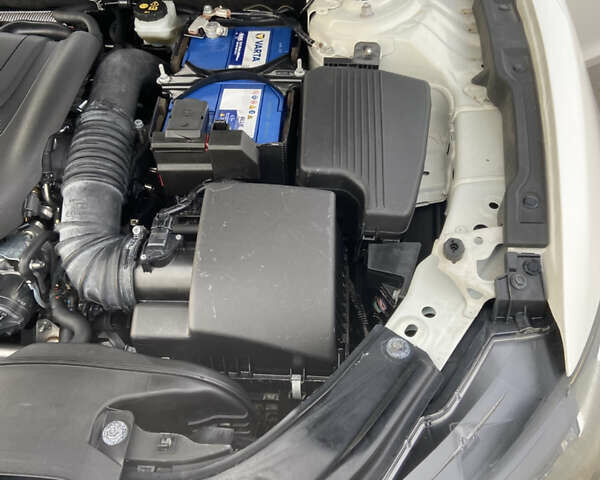 Білий Мазда 6, об'ємом двигуна 2.19 л та пробігом 143 тис. км за 12900 $, фото 31 на Automoto.ua