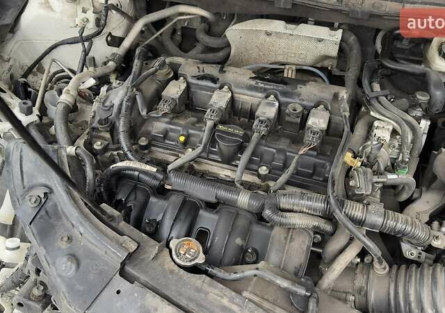 Белый Мазда 6, объемом двигателя 2.49 л и пробегом 185 тыс. км за 6000 $, фото 6 на Automoto.ua