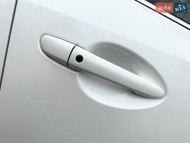 Білий Мазда 6, об'ємом двигуна 2.5 л та пробігом 133 тис. км за 13700 $, фото 64 на Automoto.ua