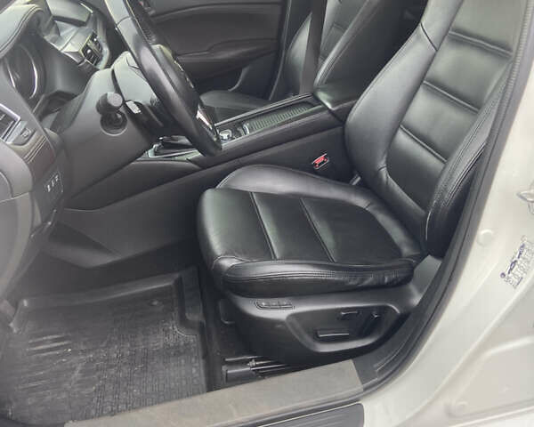 Білий Мазда 6, об'ємом двигуна 2.19 л та пробігом 143 тис. км за 12900 $, фото 13 на Automoto.ua