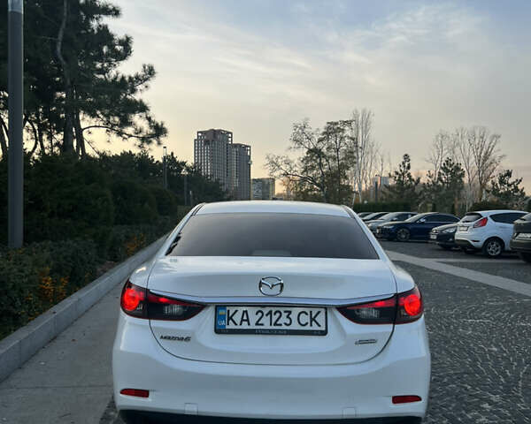 Белый Мазда 6, объемом двигателя 2.49 л и пробегом 181 тыс. км за 10800 $, фото 2 на Automoto.ua