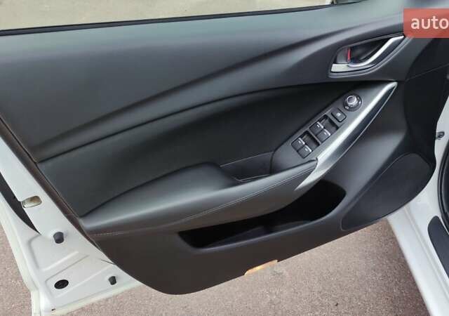 Белый Мазда 6, объемом двигателя 2 л и пробегом 170 тыс. км за 14800 $, фото 16 на Automoto.ua