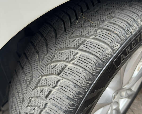 Білий Мазда 6, об'ємом двигуна 2.49 л та пробігом 200 тис. км за 11800 $, фото 23 на Automoto.ua