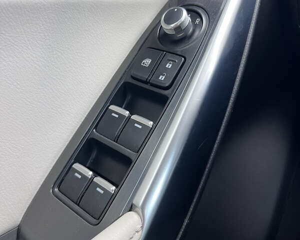 Білий Мазда 6, об'ємом двигуна 2.49 л та пробігом 59 тис. км за 18400 $, фото 27 на Automoto.ua