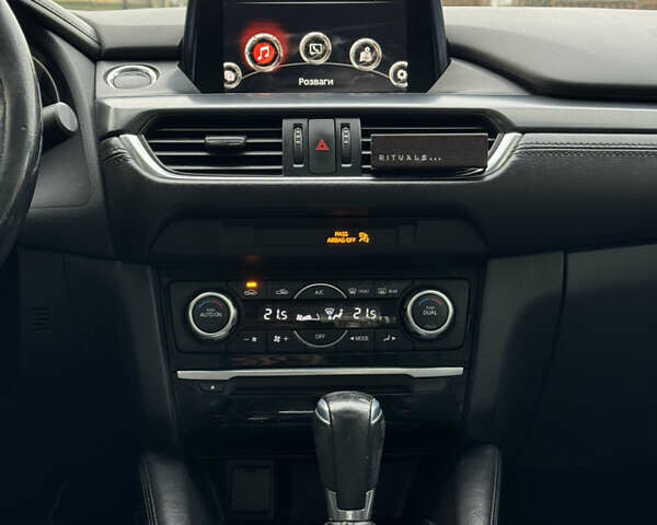 Білий Мазда 6, об'ємом двигуна 2.49 л та пробігом 200 тис. км за 11800 $, фото 22 на Automoto.ua