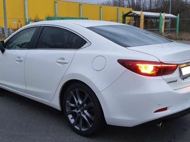Белый Мазда 6, объемом двигателя 2.5 л и пробегом 190 тыс. км за 11000 $, фото 2 на Automoto.ua