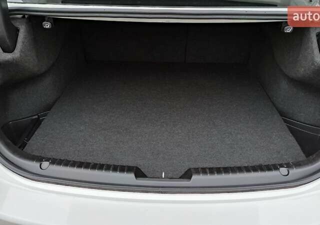 Білий Мазда 6, об'ємом двигуна 2 л та пробігом 170 тис. км за 15500 $, фото 12 на Automoto.ua