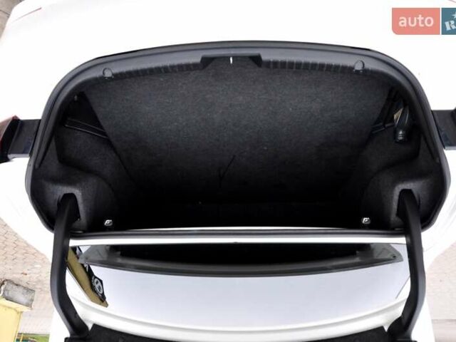 Білий Мазда 6, об'ємом двигуна 2.19 л та пробігом 117 тис. км за 11999 $, фото 22 на Automoto.ua