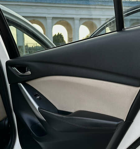 Белый Мазда 6, объемом двигателя 2.49 л и пробегом 248 тыс. км за 11300 $, фото 16 на Automoto.ua