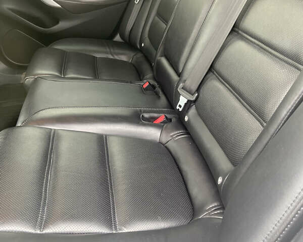 Білий Мазда 6, об'ємом двигуна 2.19 л та пробігом 143 тис. км за 12900 $, фото 15 на Automoto.ua