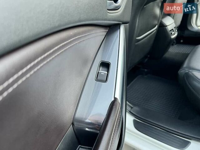 Белый Мазда 6, объемом двигателя 2.49 л и пробегом 130 тыс. км за 15997 $, фото 60 на Automoto.ua