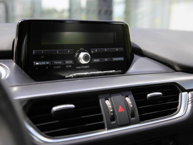 Білий Мазда 6, об'ємом двигуна 2 л та пробігом 121 тис. км за 11200 $, фото 15 на Automoto.ua